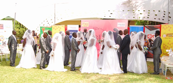 10 Couples tie the knot at Happy FM Dream Wedding