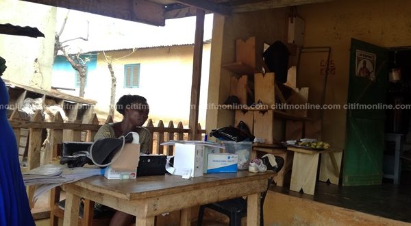Assin Anhweansu Pregnant women treated in the open in shabby CHPS Compound