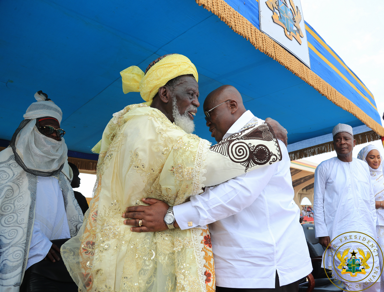 President Akufo-Addo in an embrace with the National Chief Imam