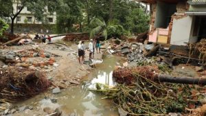 India monsoon floods ‘kill more than 300’ in Kerala