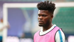 Thomas Partey apologises after breaking a Valencia supporter’s glasses