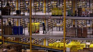 Amazon warehouse staff defend retailer on Twitter