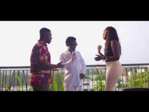 Bisa Kdei goes blind in ‘Bibi Nti’ music video