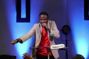 Pastor Brian unites Brother Sammy, Ernest Opoku at iYES 2018