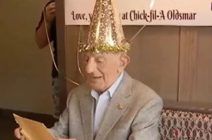 Fast food restaurant awards 100-year-old man free food for life 