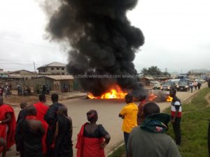 Tarkwa residents run out of patience; protest over bad roads