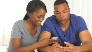 Is it ever ok to read your partner’s texts?