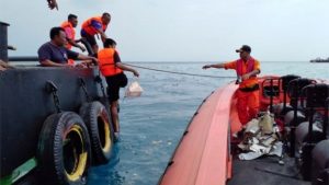 Indonesia: Passenger plane crashes in sea off Jakarta
