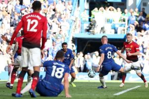 Chelsea 2-2 Man Utd: Barkley nets late equaliser in thriller