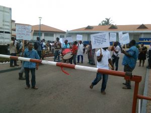 La-Palm staff demonstrate against MD, demand review of salaries