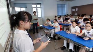 Malaysia: Gov’t to introduce e-textbooks for Secondary School from 2019