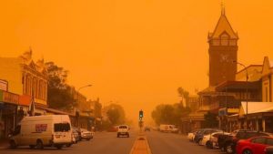 Australia dust storm: Health warning as skies change colour