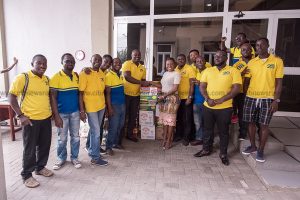 Accra Aca ’98 year group supports Citi FM’s ‘Help A Christmas Child’ project