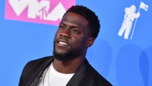 Kevin Hart quits as host amid tweets row