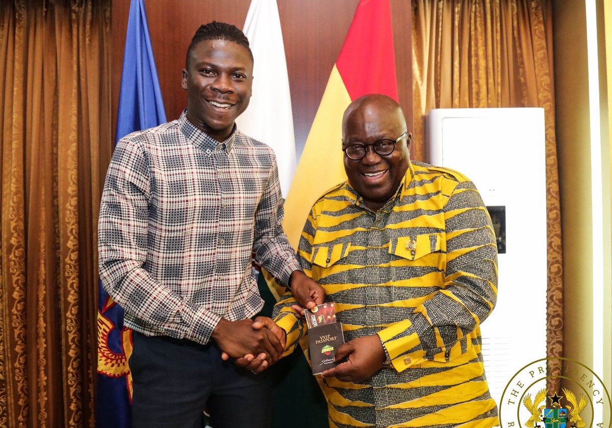 Stonebwoy visits Akufo-Addo at Jubilee House, invites him to Fill The Dome Bhim Concert