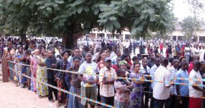 DR Congo election: Polling under way in tense vote