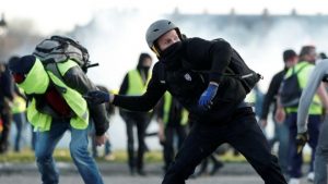 Yellow-vest protests: Macron condemns anti-Semitic abuse