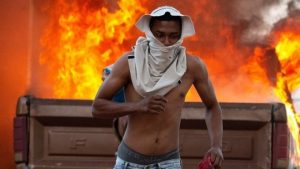 Venezuela crisis: Deadly border clashes as Maduro blocks aid