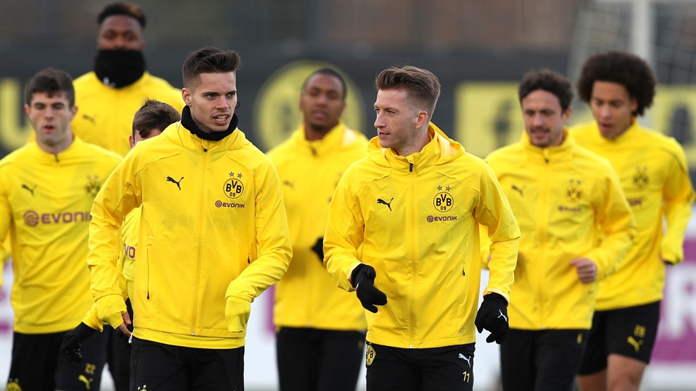 Borussia Dortmund train
(Image credit: Getty Images)