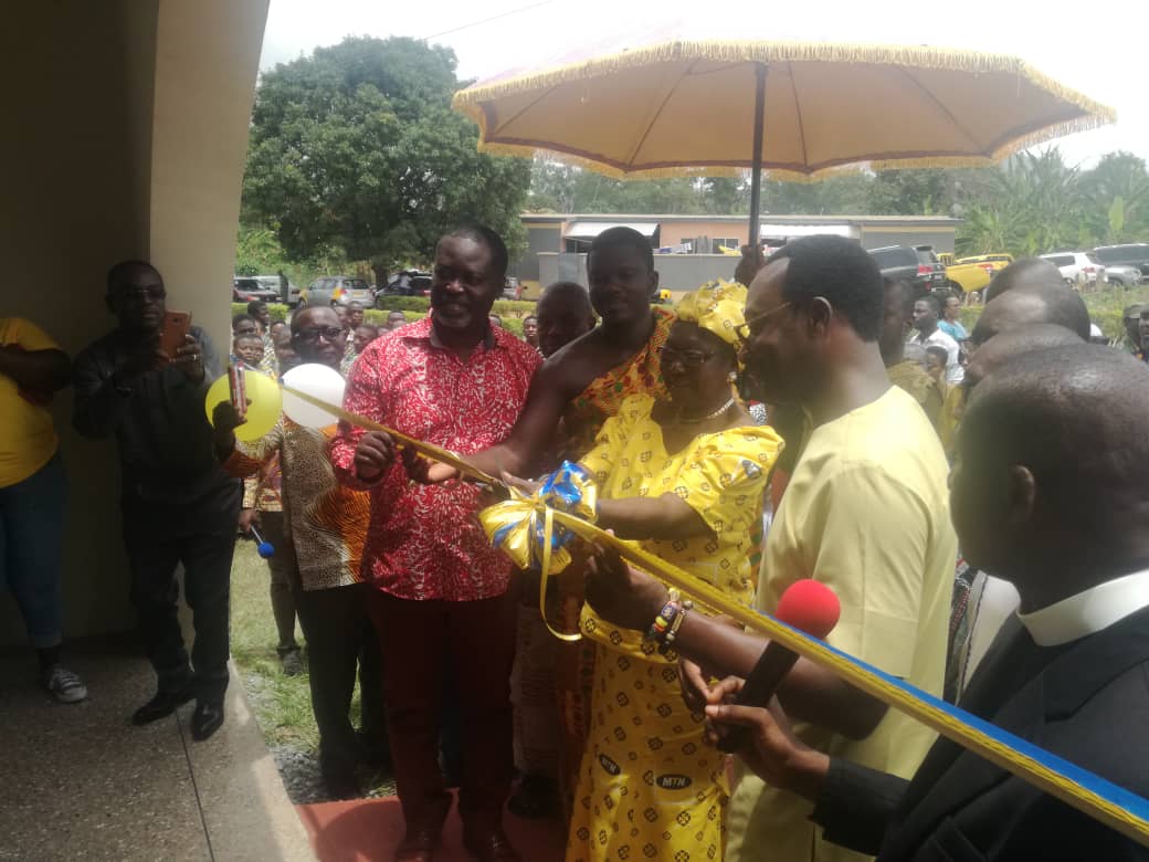 Mtn Commissions Library Ict Centre At New Juaben Shs Ghanasummary