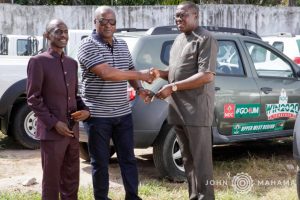 Mahama presents vehicles to NDC for 2020 election campaign