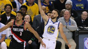 NBA: Curry Sinks Nine 3-Pointers as Warriors beat Blazers in WCF Game 1