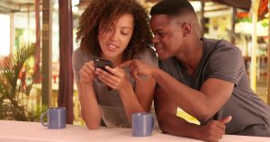 24 Phone etiquette rules for couples