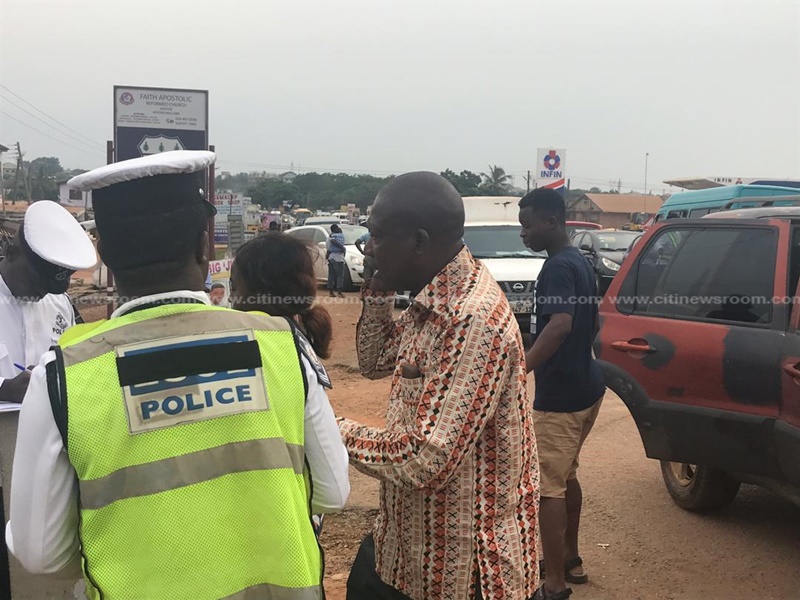 #WAI: Driver with expired license allegedly tries bribing police with GHc10
