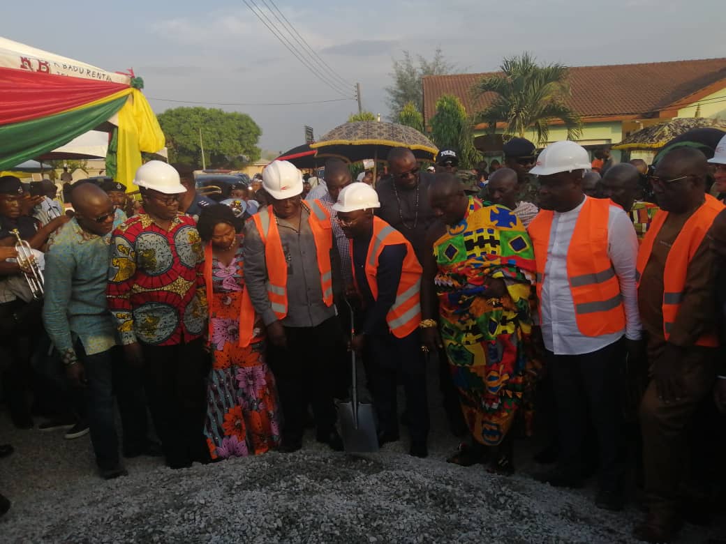 Bawumia cuts sod for 100-kilometre Kumasi inner-city roads project