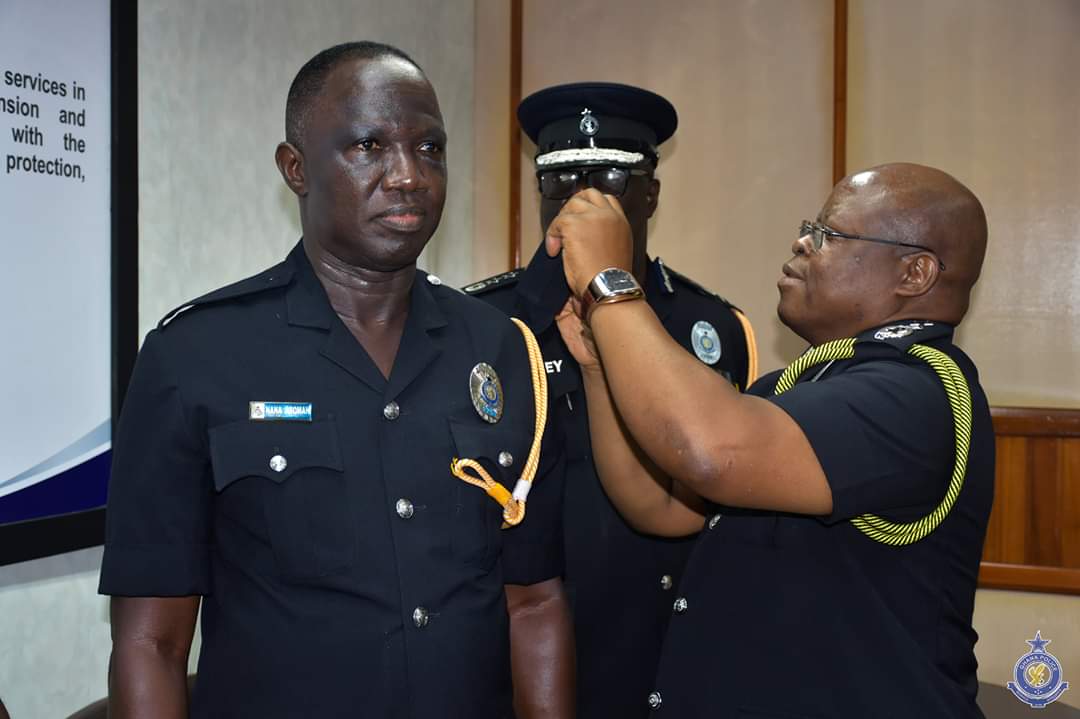 IGP decorates newly promoted COPs and DCOPs