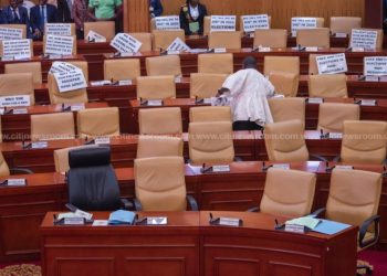 Minority boycott in parliament2