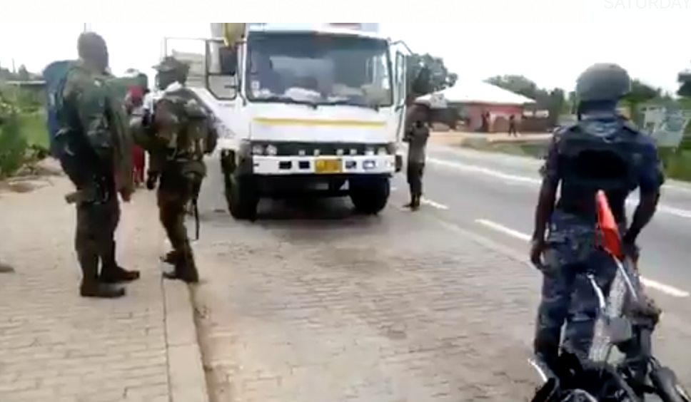 Police intercept Walewale-bound truck at Ejisu with kayayei ‘packed like sardines’