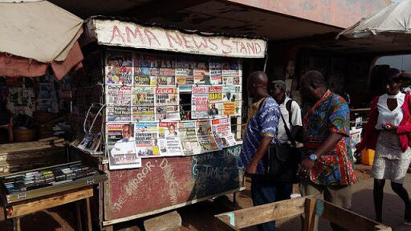 Vendors who picked up newspapers from a popular distribution center at Kwame Nkrumah Circle in Accra (Photo by:Kwaku Botwe/IPS)