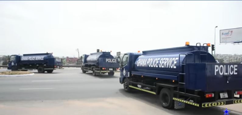 Ghana Police supplies free water to deprived communities