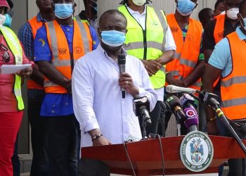 Accra Mayor Mohammed Adjei Sowah addressing workers gearing up for the three-day clean-up exercise