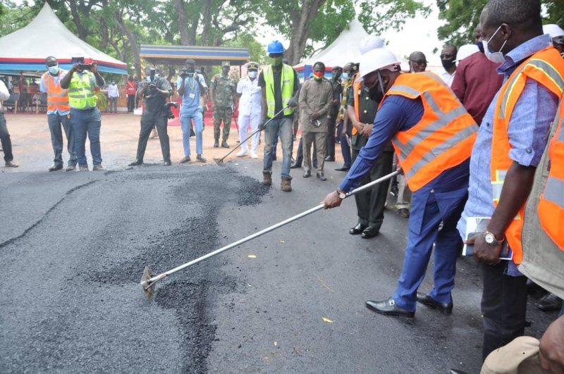 Bawumia cuts sod for rehabilitation of GAF barracks roads