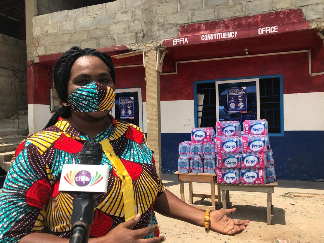 Adwoa Kwagyiriba supports NPP agents monitoring voter registration in Effia Constituency
