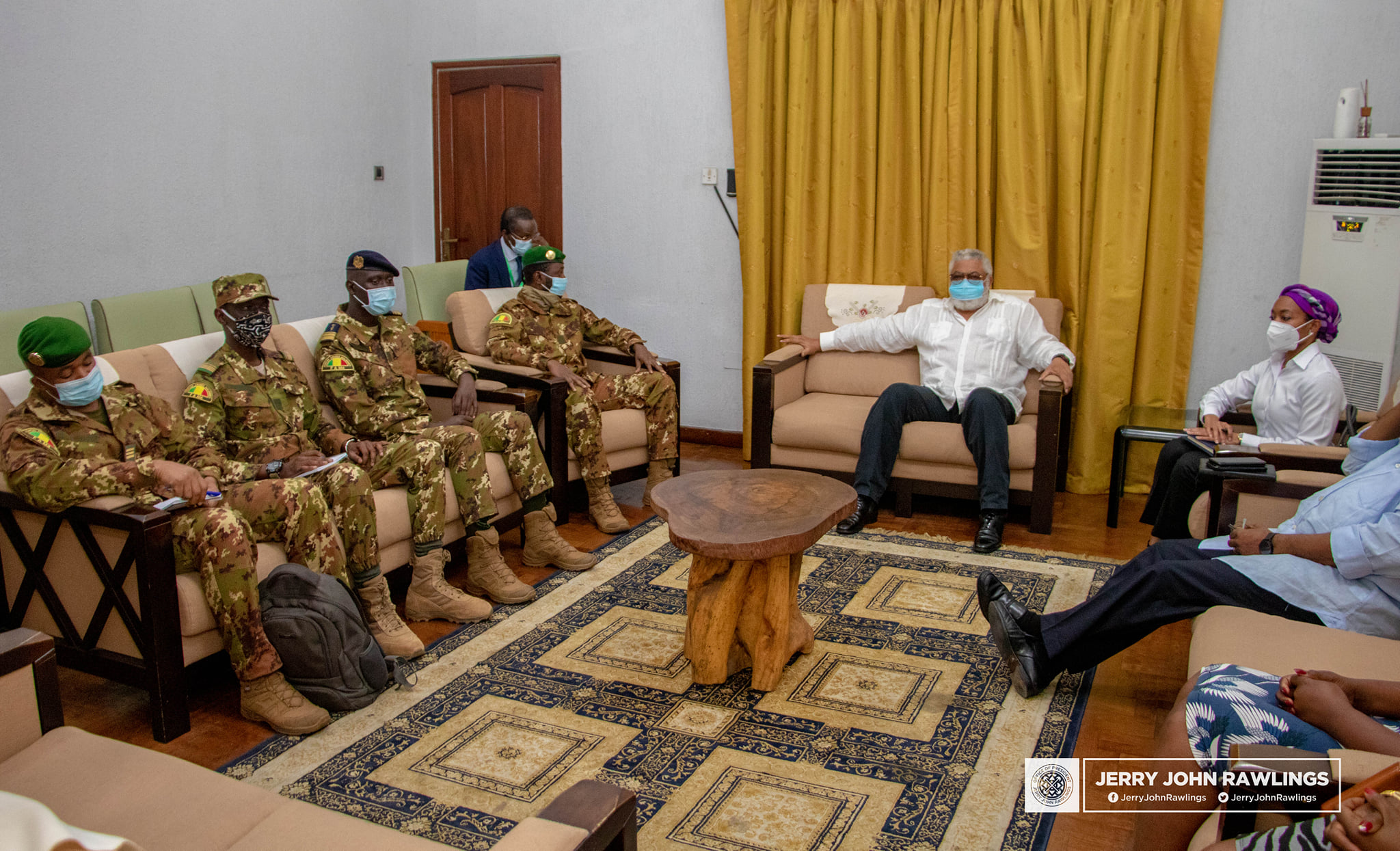 Rawlings receives Malian military leaders