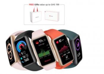 Smartwatch-like features like all-day SpO2 monitoring, large display, and extended battery life at the budget of a smart band