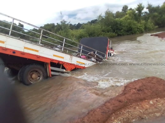 Savannah Region: Busunu-Daboya road in North Gonja cut off after downpour