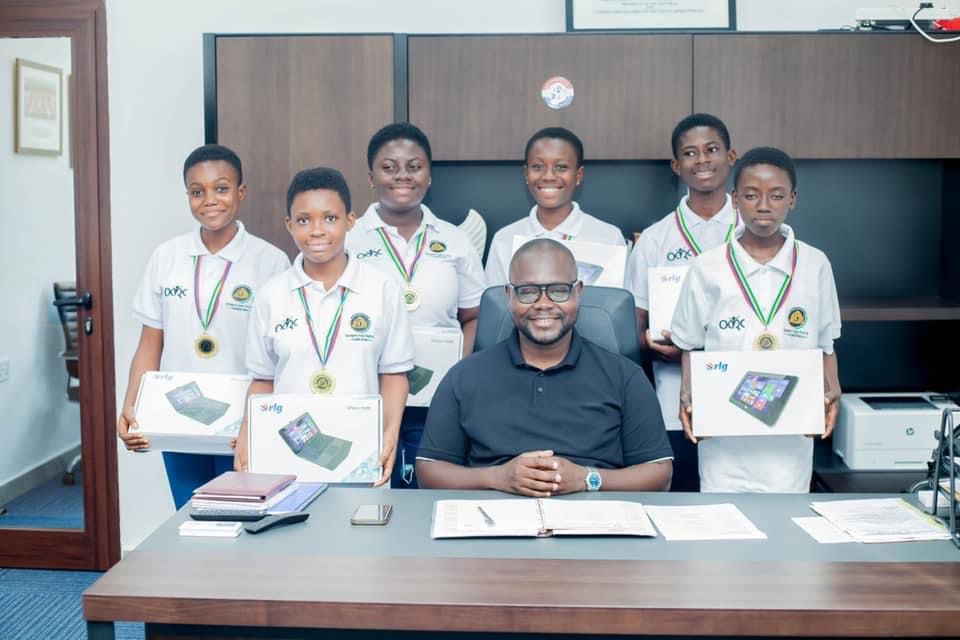 Asenso-Boakye supports winners of Community Reading Challenge with tablets