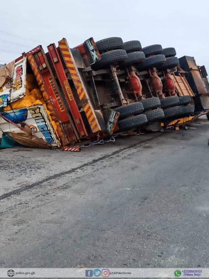 Cargo truck accident blocks section of Accra-Nsawam Highway