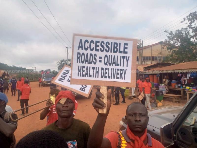 Amansie South residents demonstrate over bad roads