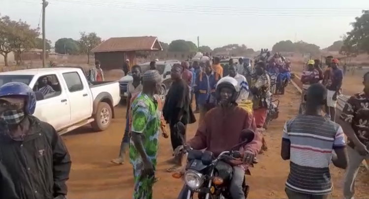 N/R: Residents of Dangbe block dusty road; lament impact on their health