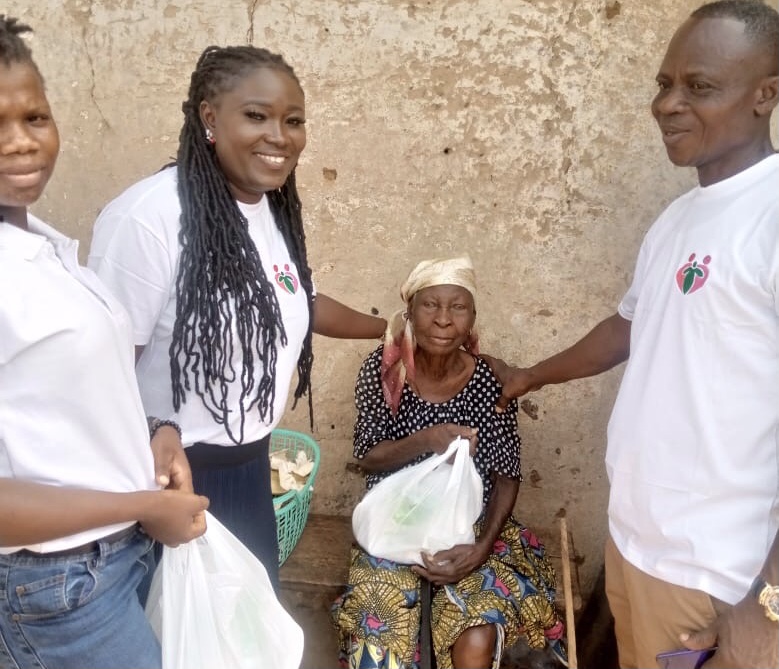 Mama Love Foundation feeds over 1000 people in Obuasi to mark Christmas