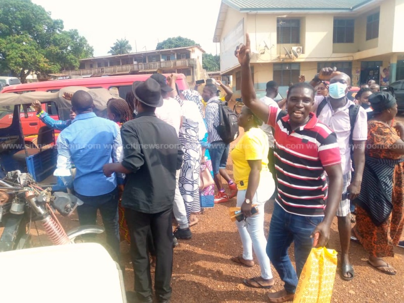 Kwadaso: NPP supporters ‘chase’ constituency chairman over nomination forms
