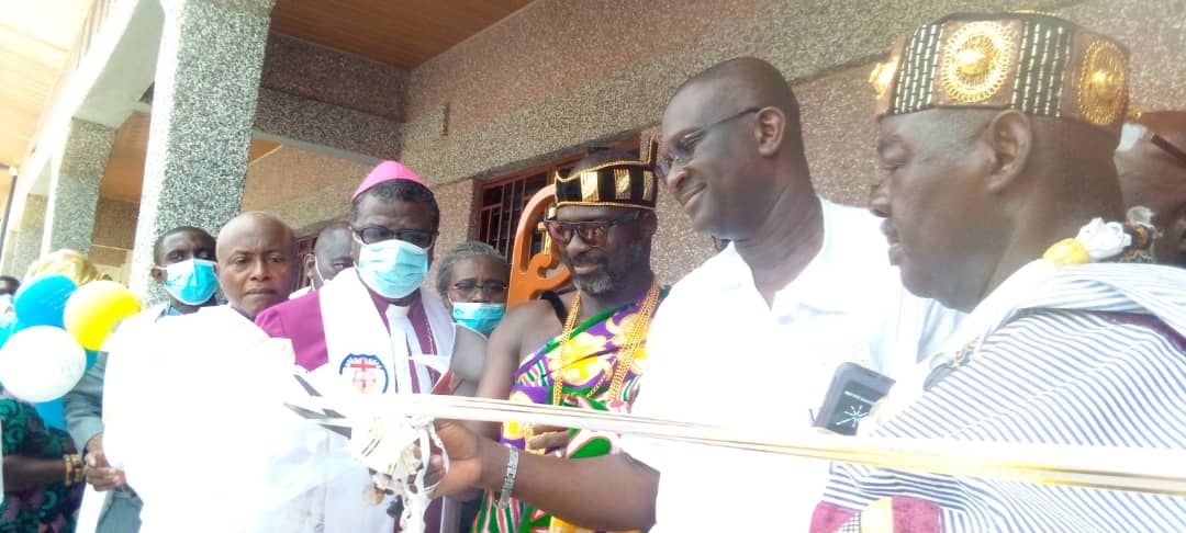 US-based Ghanaian surgeon builds new classroom block for Anyinasin Methodist JHS