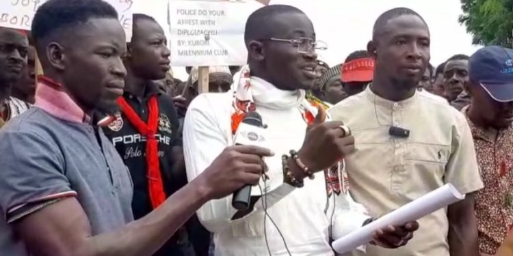 Yagiba Kubori: Residents protest police brutality after mass arrests