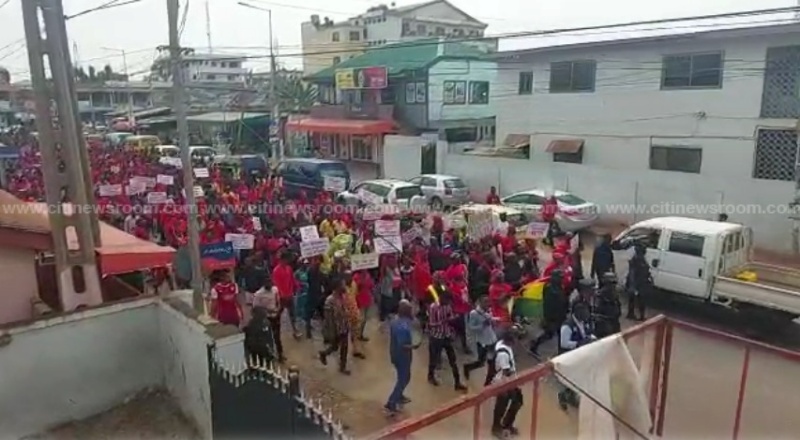 Mamobi residents protest planned demolition exercise 5