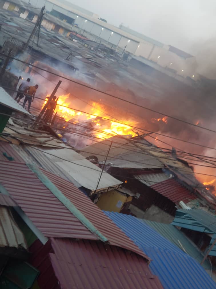 Accra: Fire destroys shops at Kantamanto market